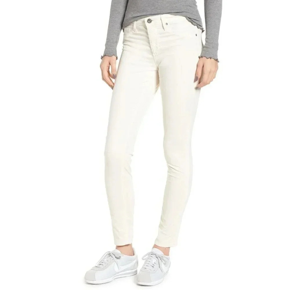 UNIQLO | WHITE CORDUROY SKINNY HEATTEACH PANT